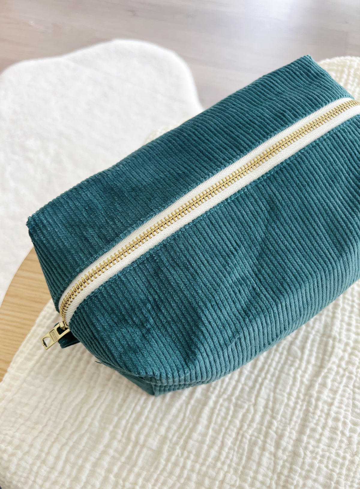 Trousse de toilette velours côtelé (intérieur imperméable)