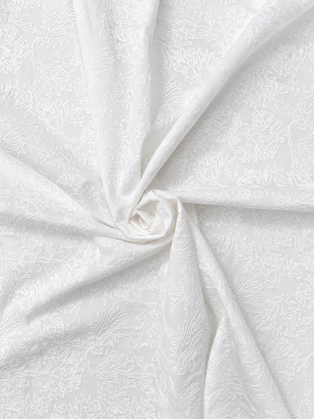 Voile coraux brodés