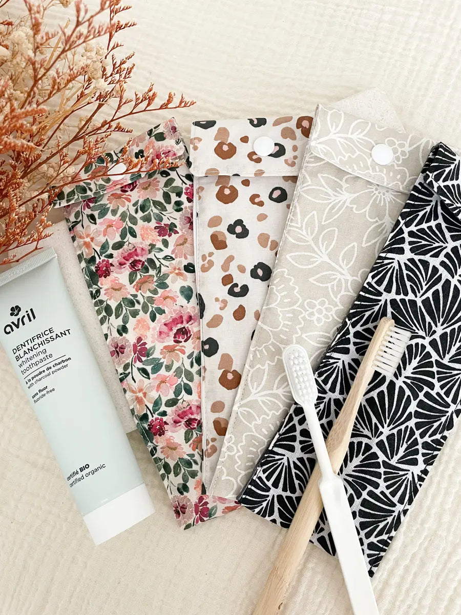 Etui imperméable pour brosse à dent et dentifrice / pochette à couvert - 1