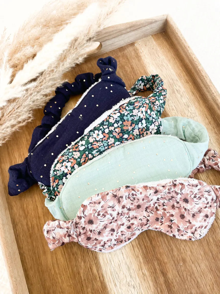 Masque de nuit avec finitions « froufrous » - 1