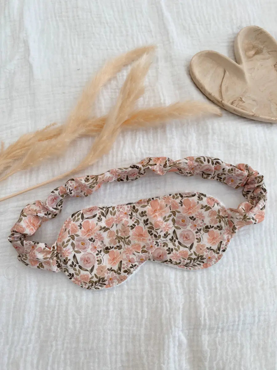 Masque de nuit avec finitions « froufrous » - Camille