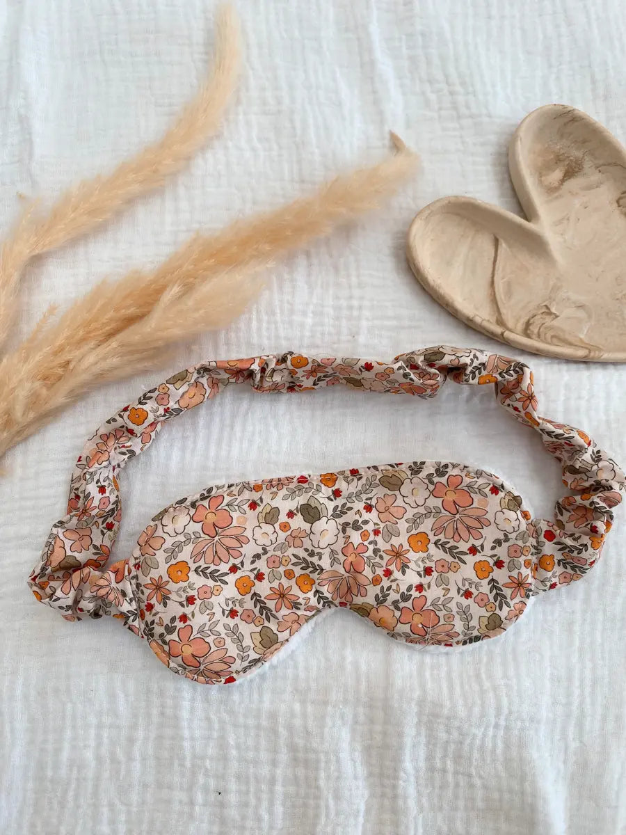 Masque de nuit avec finitions « froufrous » - Sophia