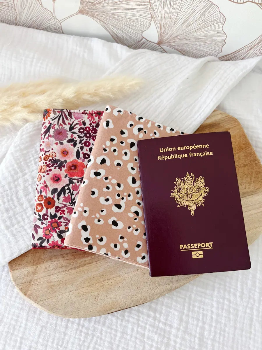 Protège passeport en tissu - 1